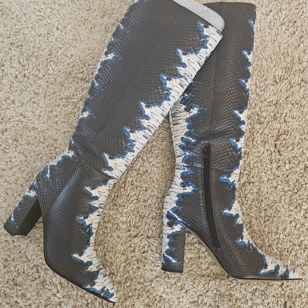 Gianni Bini Blue and White Women's Boots - Picture 4 of 5
